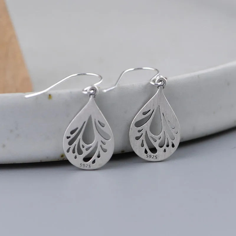 Retro hollow water drops earrings in 925 sterling silver with drop shape design