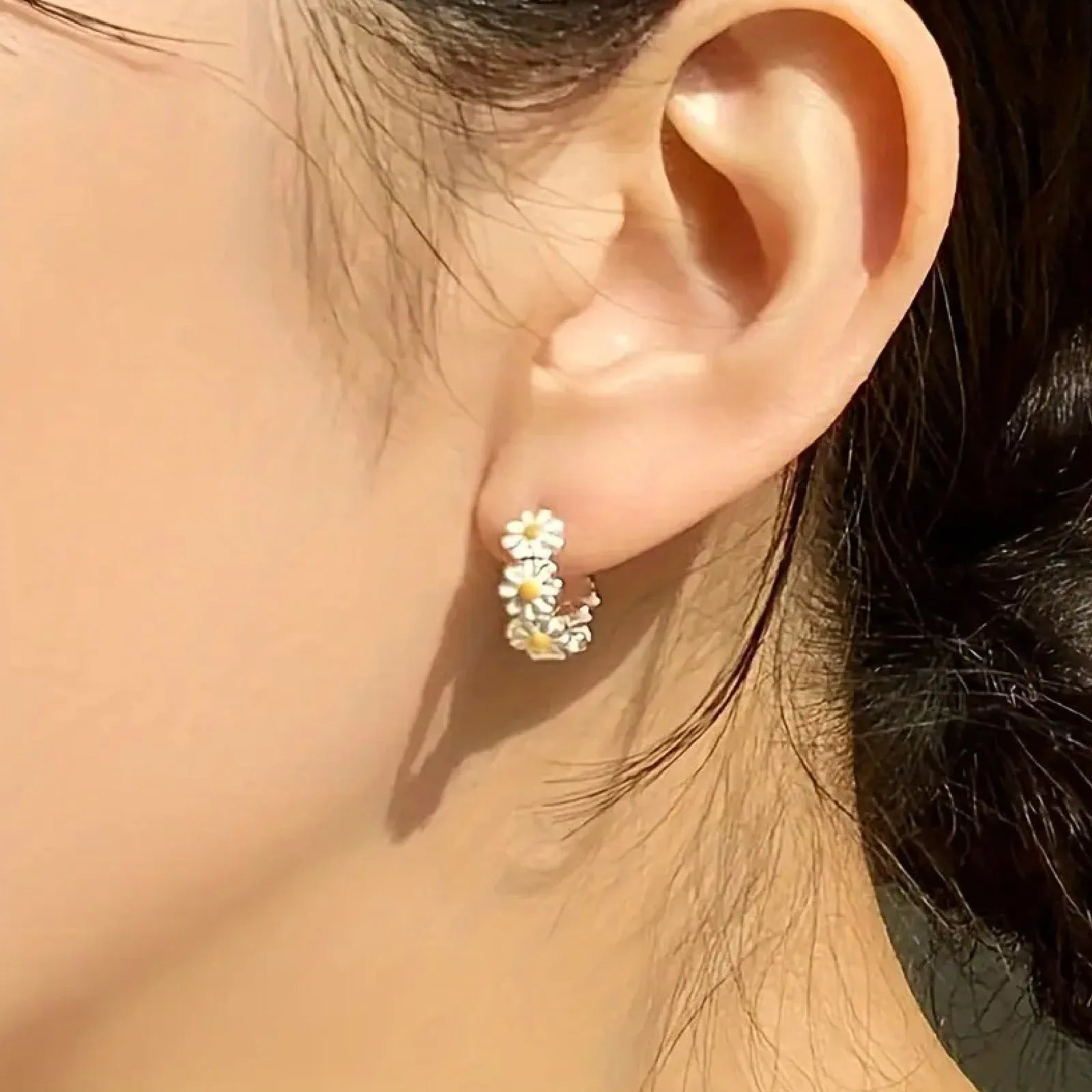 White daisy flower ring earrings with electroplated copper construction and inlaid gem details