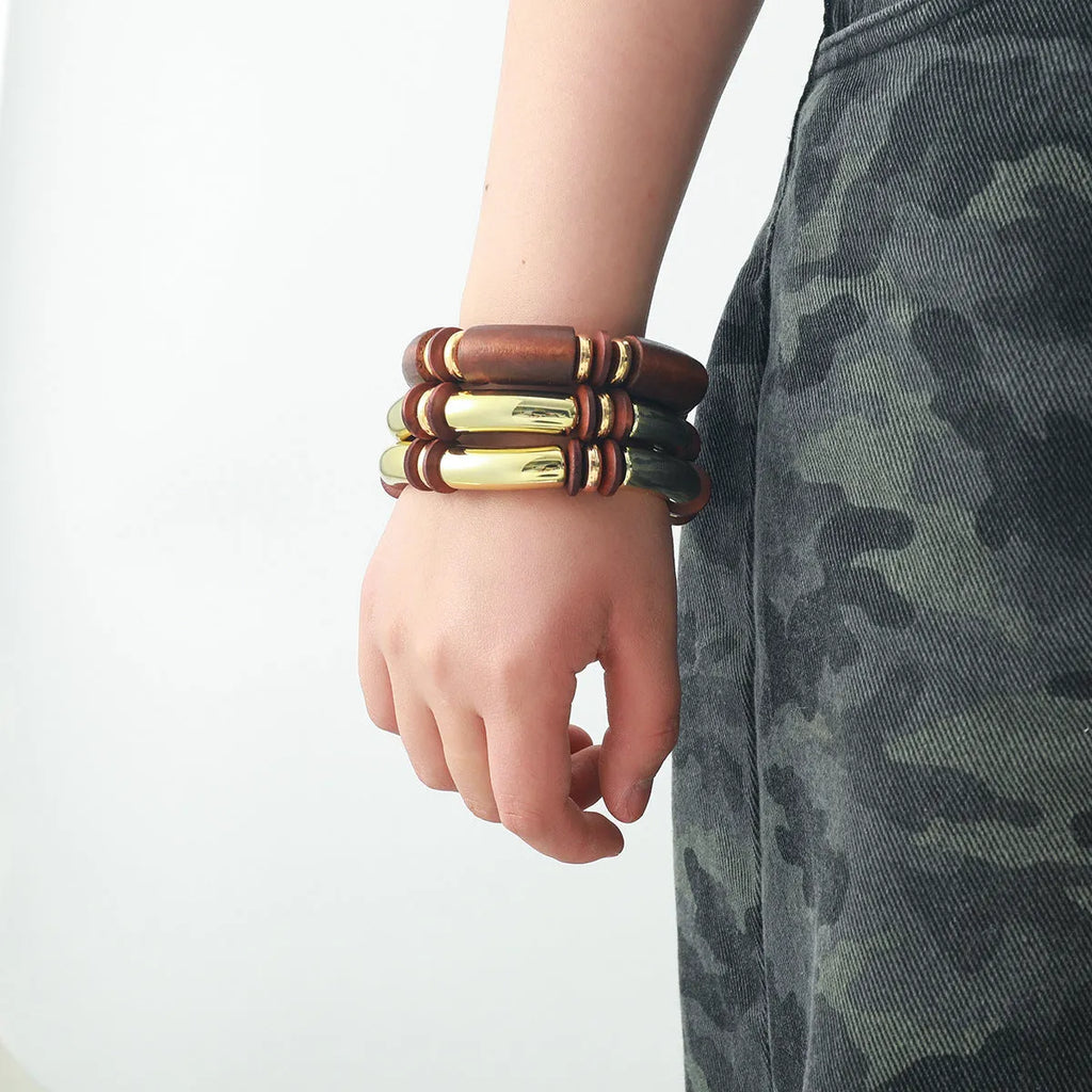Ladies alloy necklace and bracelet set with a multi-layer wooden pendant.