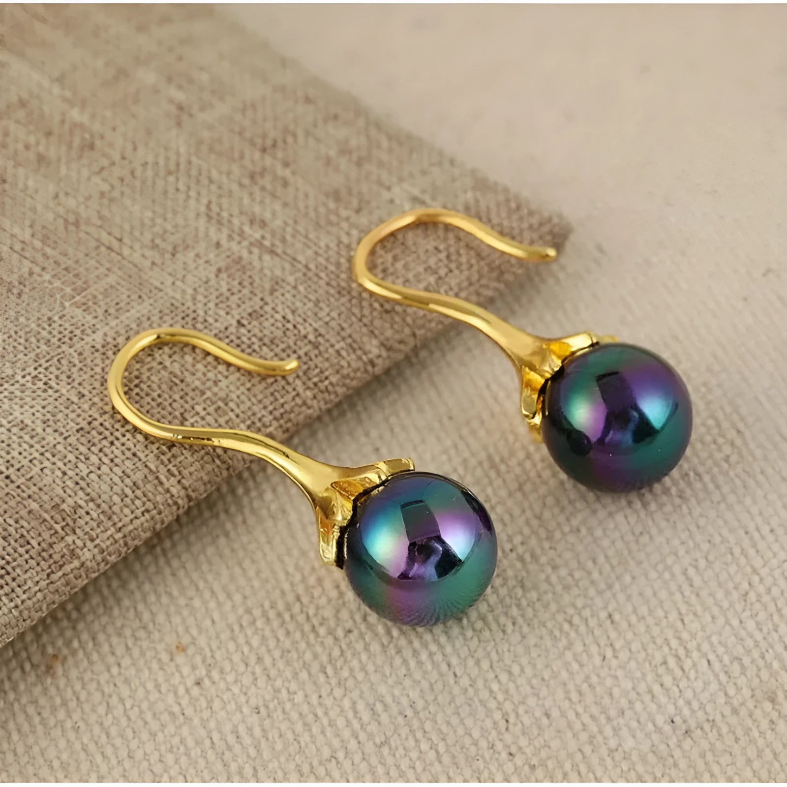 Gold retro style women's fashion earrings with creative design