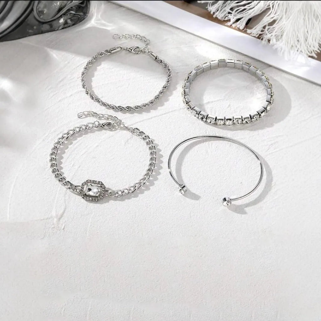 Retro style women's alloy chain jewellery four-piece set with geometric square diamond design in gold and silver tones