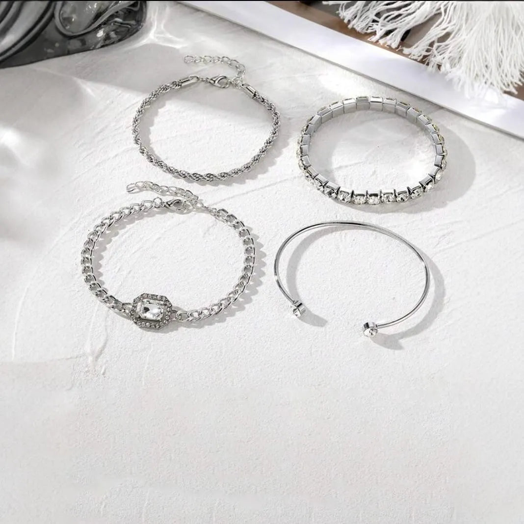 Retro style women's alloy chain jewellery four-piece set with geometric square diamond design in gold and silver tones