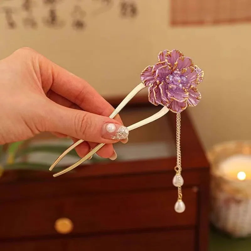 Purple and white retro peony flower U-shaped hairpin with tassel detail on alloy base