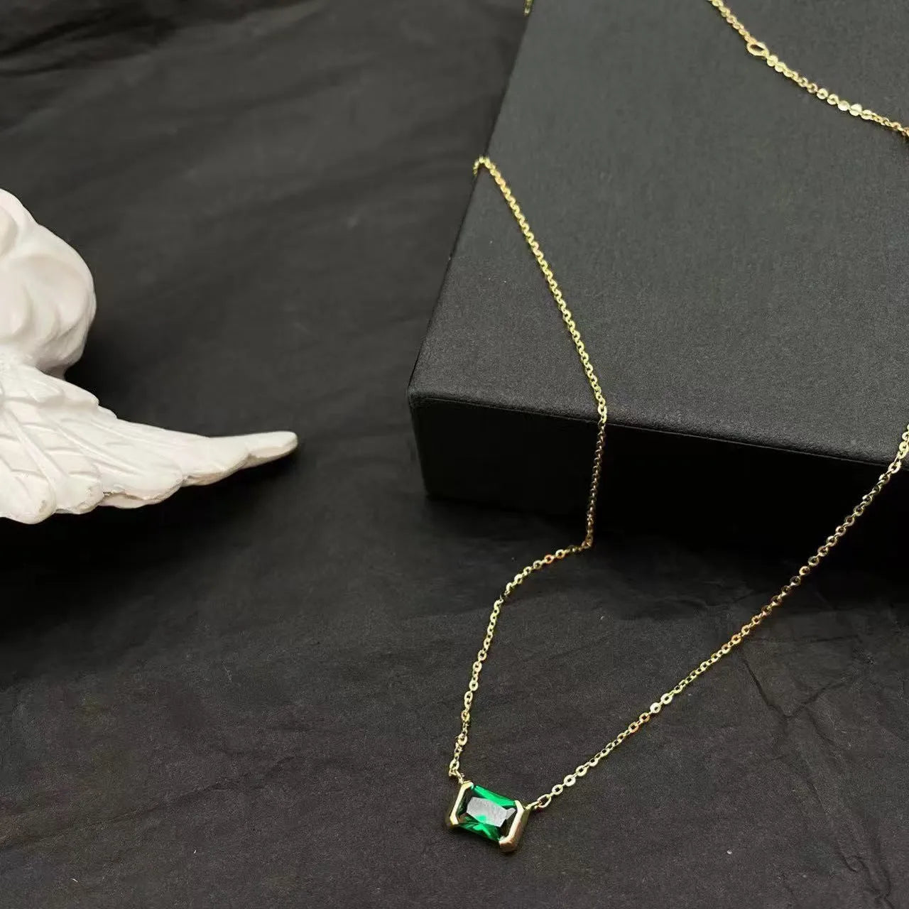 Gold geometric quadrilateral pendant necklace with crystal inlay on copper chain