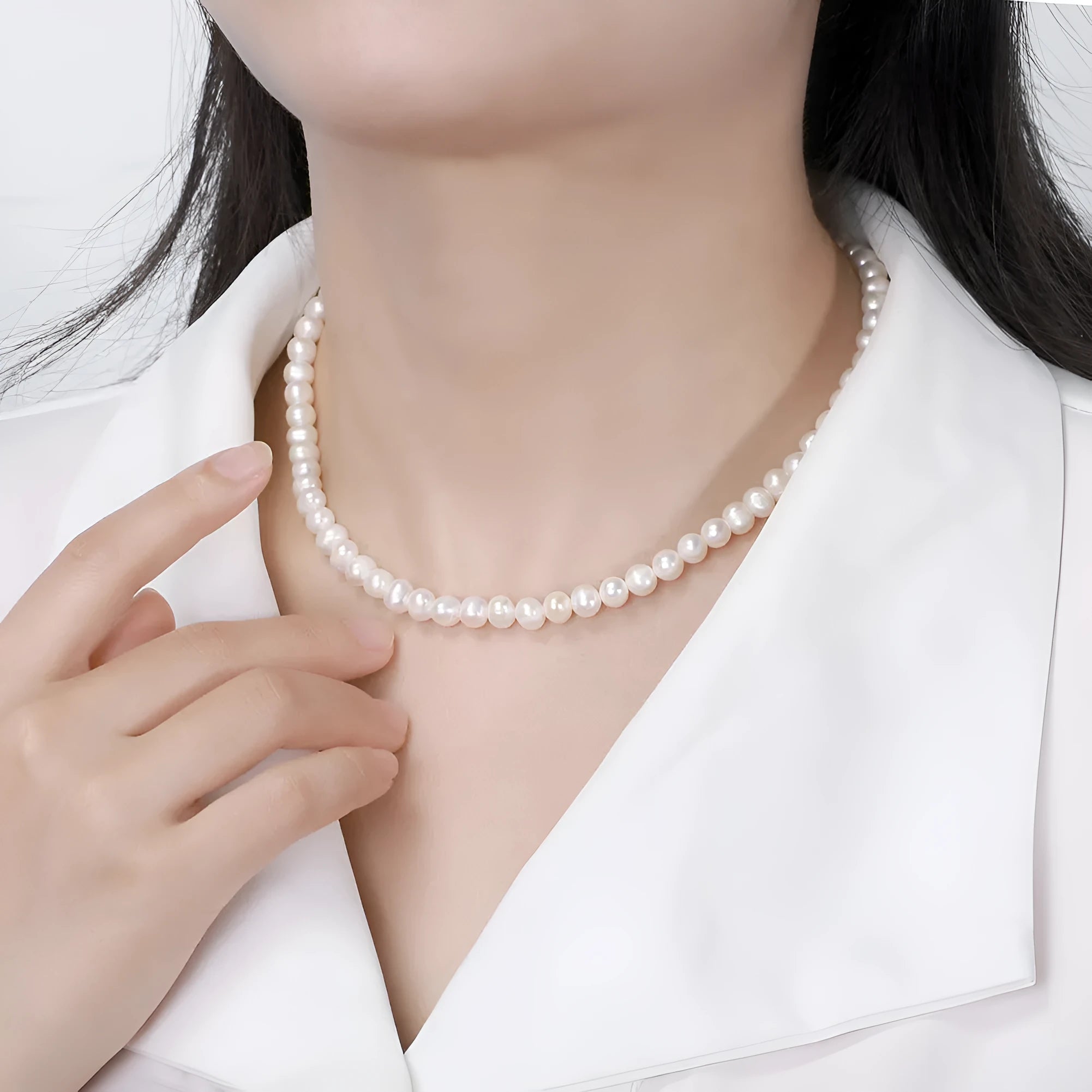 Women's adjustable sterling silver necklace with natural freshwater pearls