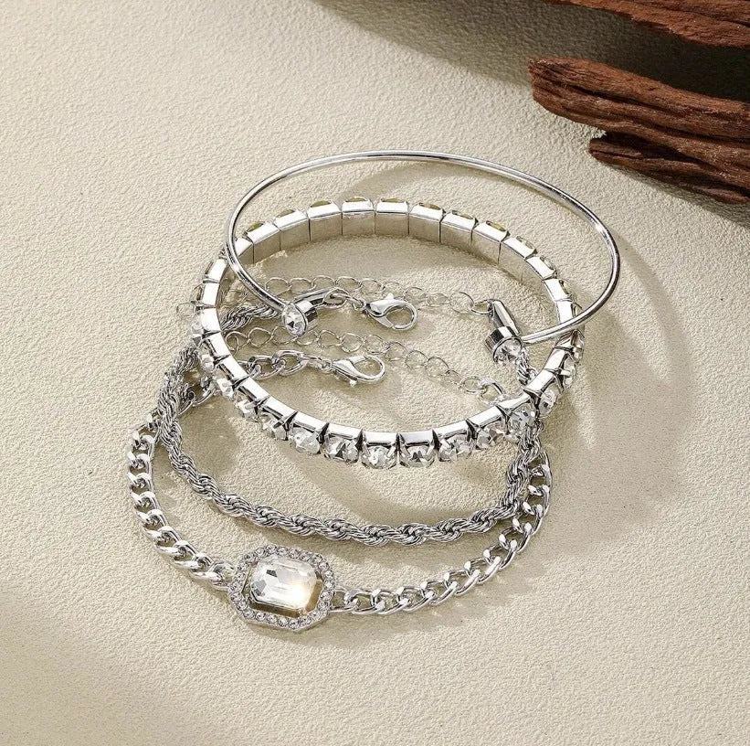 Retro style women's alloy chain jewellery four-piece set with geometric square diamond design in gold and silver tones