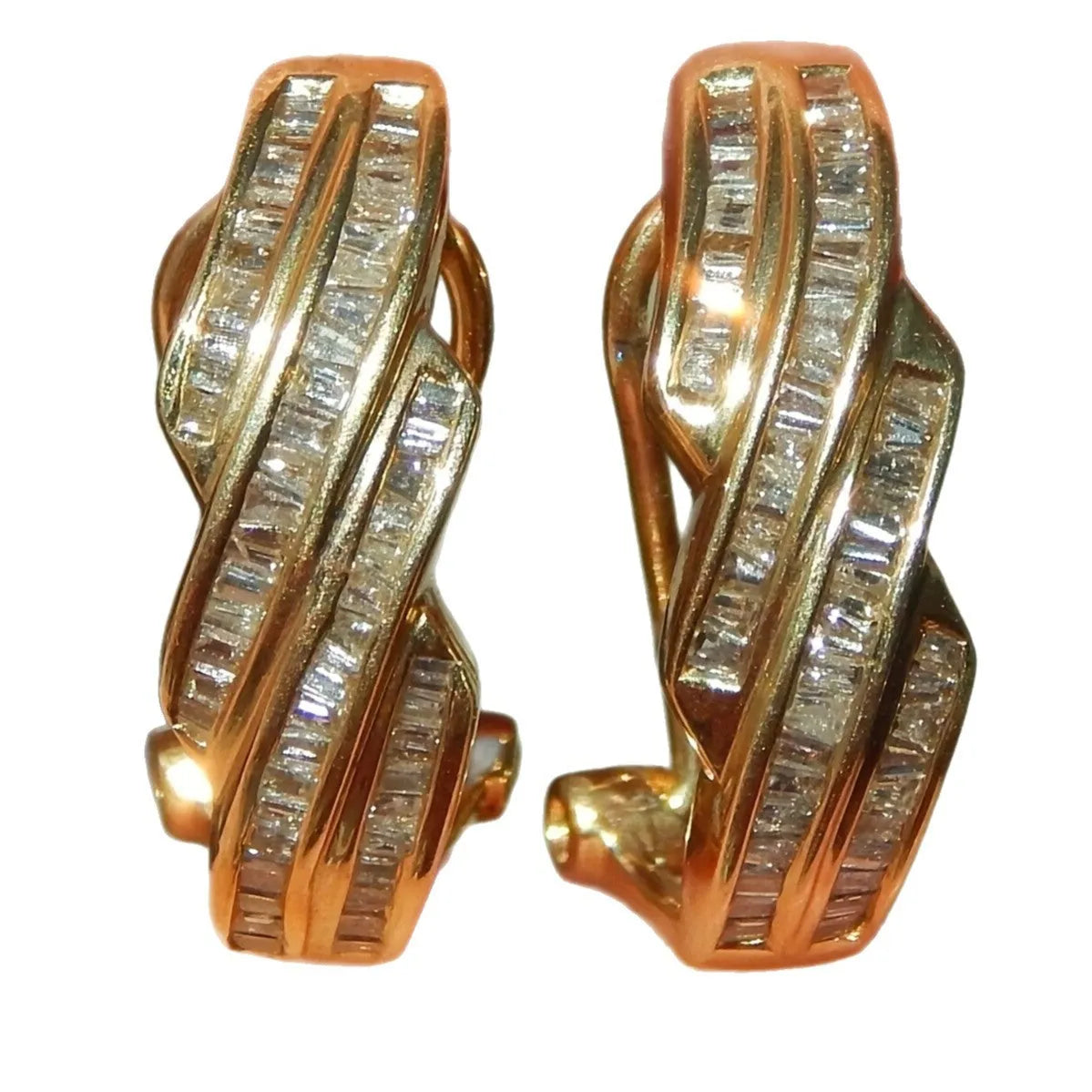 Gold-coloured retro geometric copper earrings with round design elements.