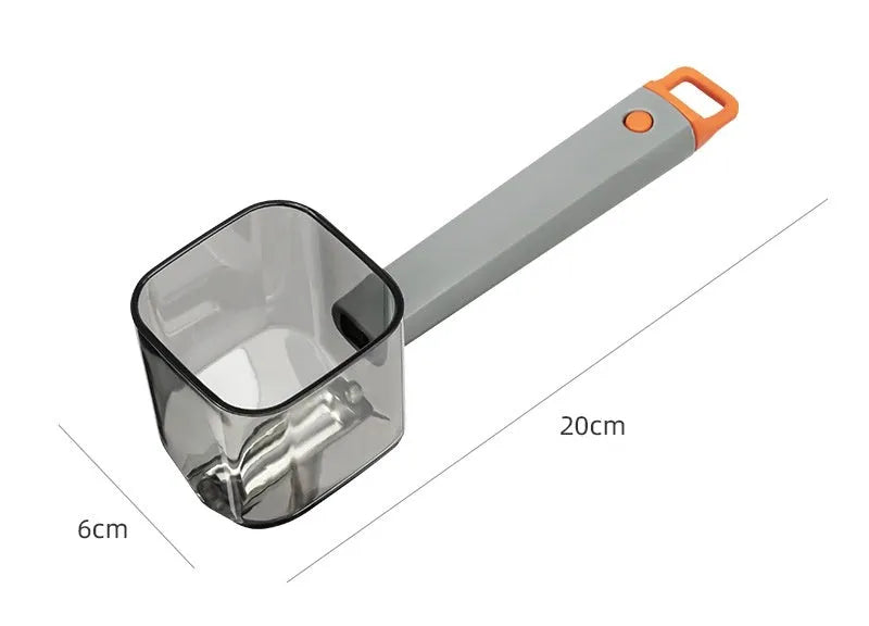 Creative stainless steel vegetable peeler in green, grey or red with PP handle