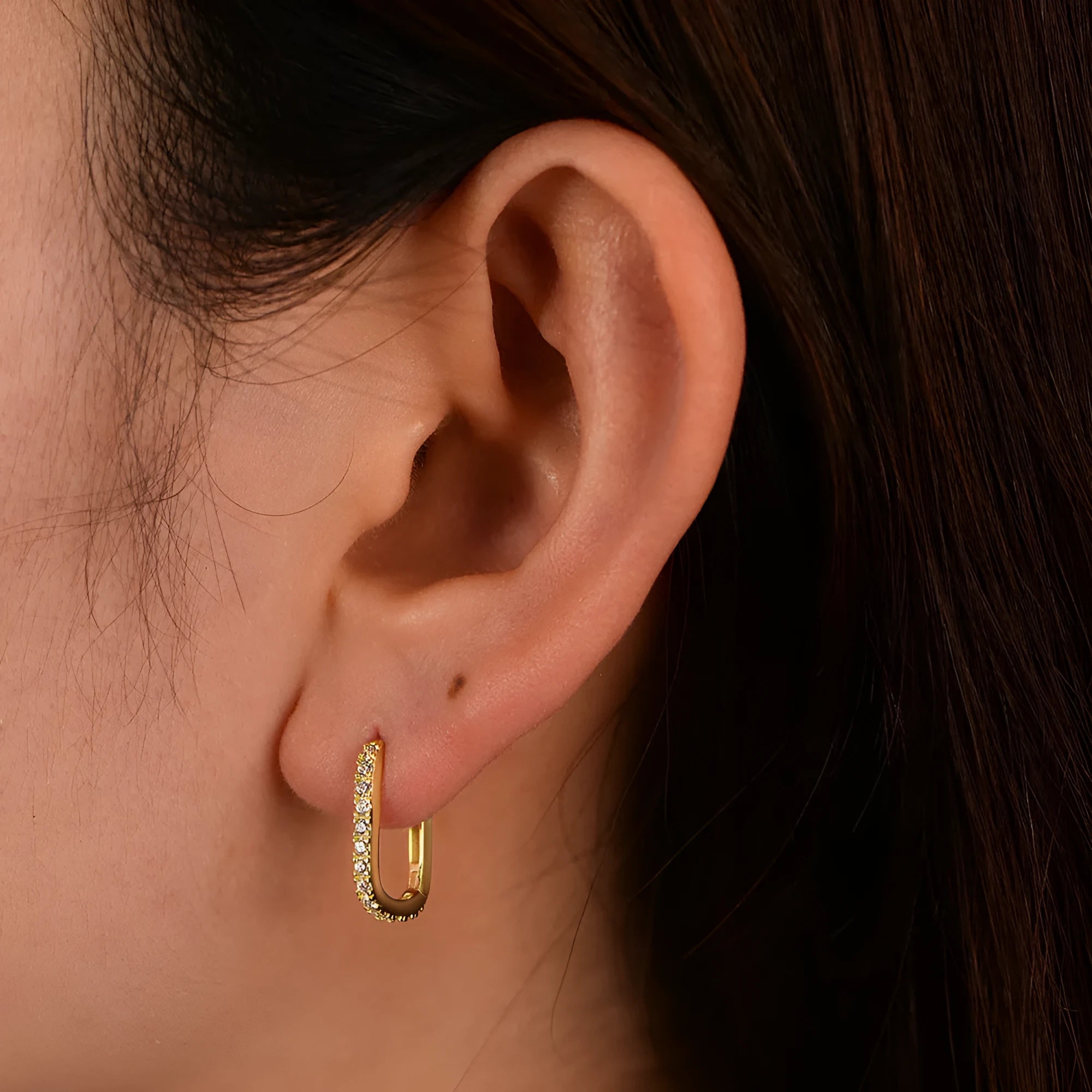 S925 Sterling Silver geometric oval zircon stud ear clips for women in white and yellow.
