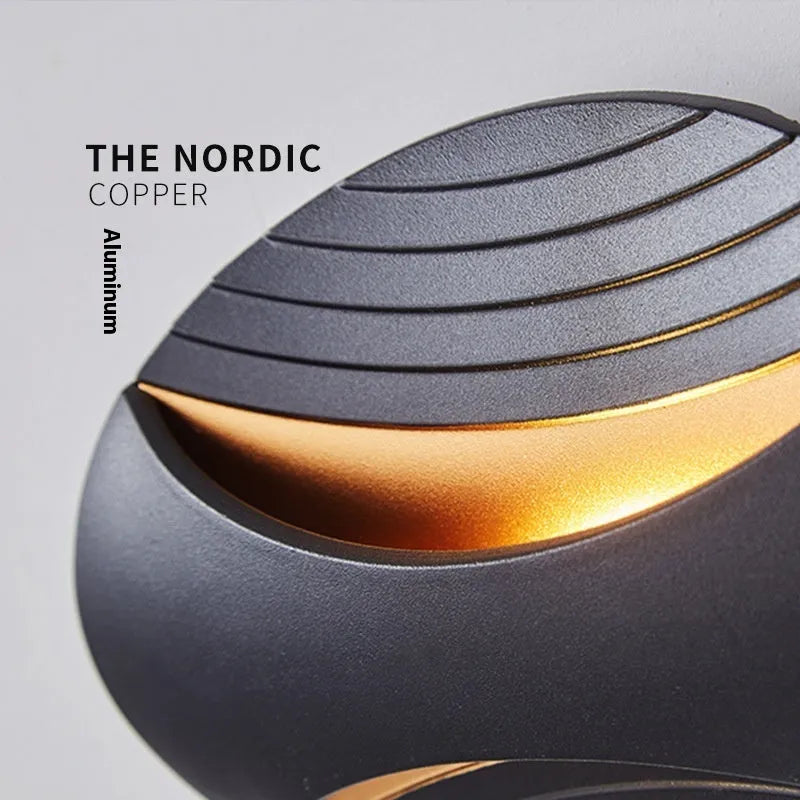 Modern minimalist wall lamp in aluminium with IP65 rating, showing colour temperature options.