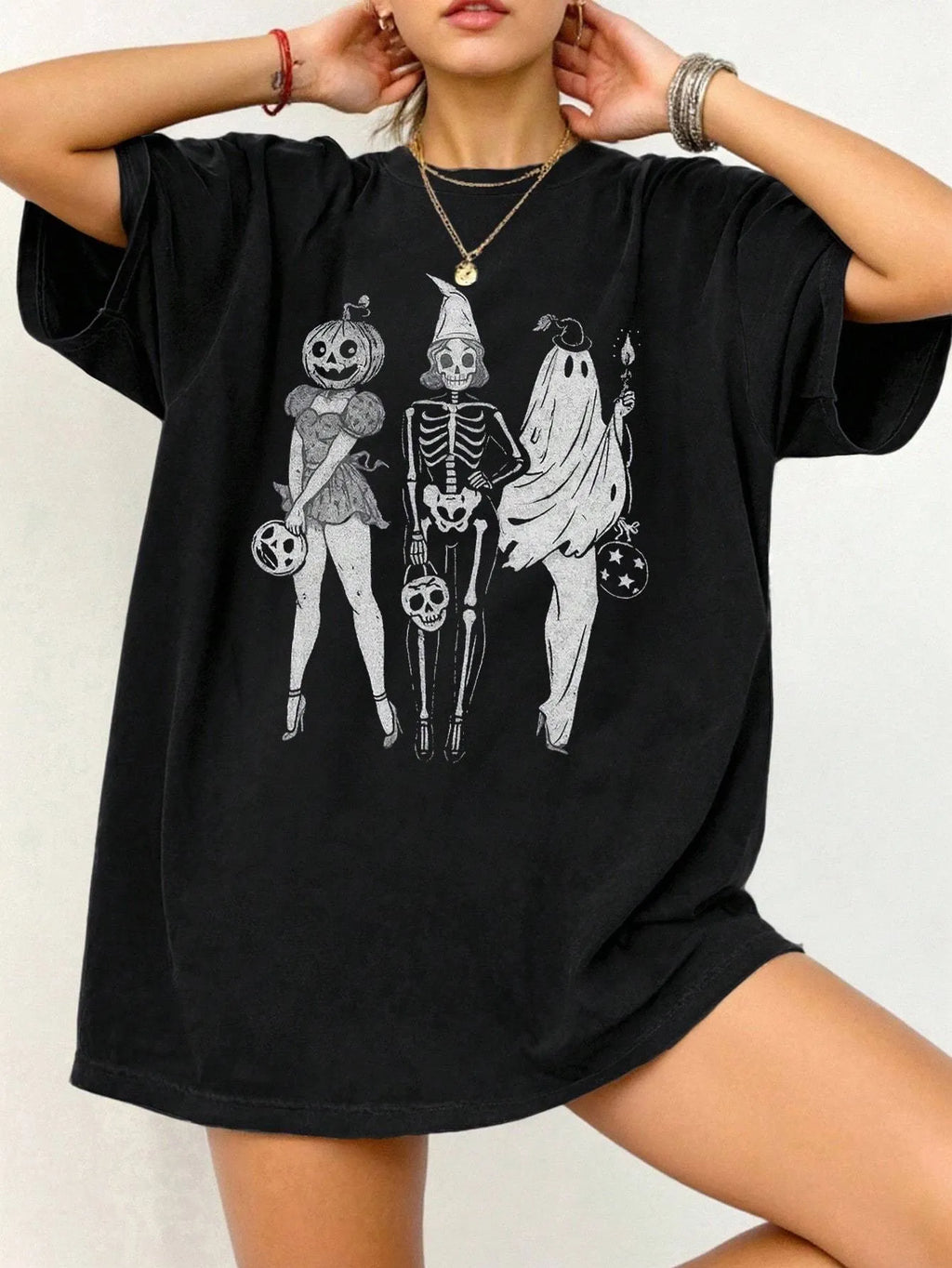 Cotton summer t-shirt with round neck and short sleeves in loose fit