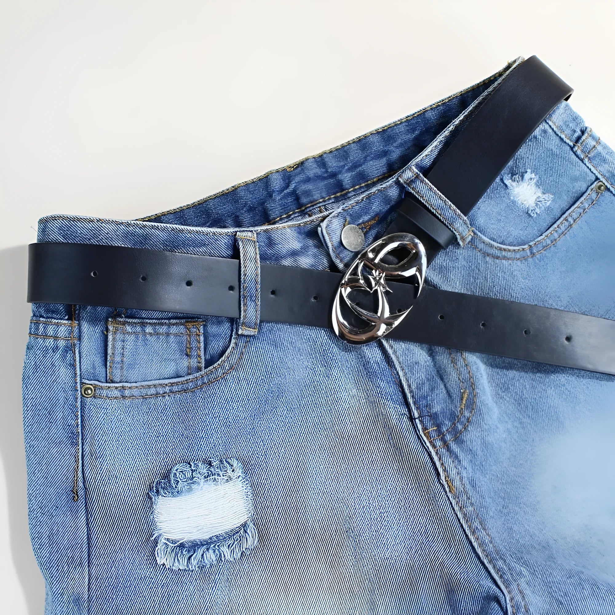 Silver buckle PU leather belt with snap button closure, 105cm length