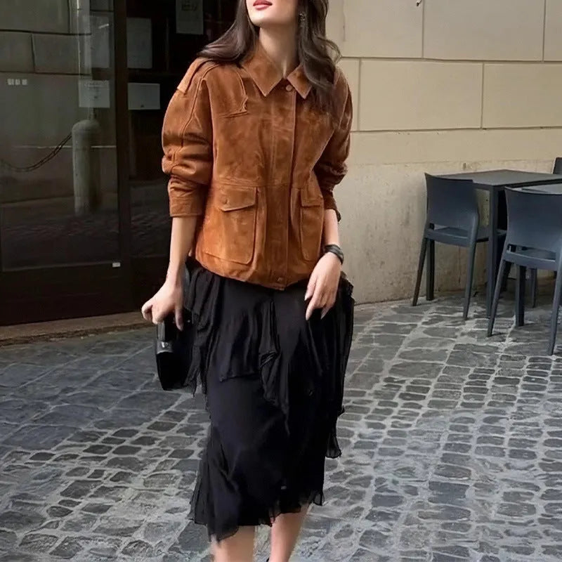 Women's street chic suede coat in brown colour with regular sleeves
