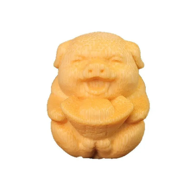 Fulu pig bamboo carving ornament measuring 4cm high with traditional Chinese motif