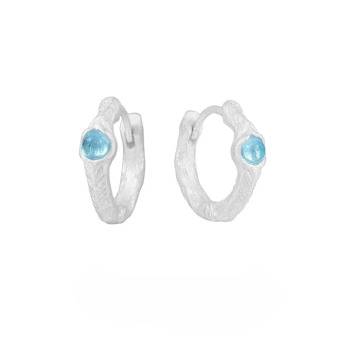 Geometric burnt silver 925 silver ear clip for women with round design elements