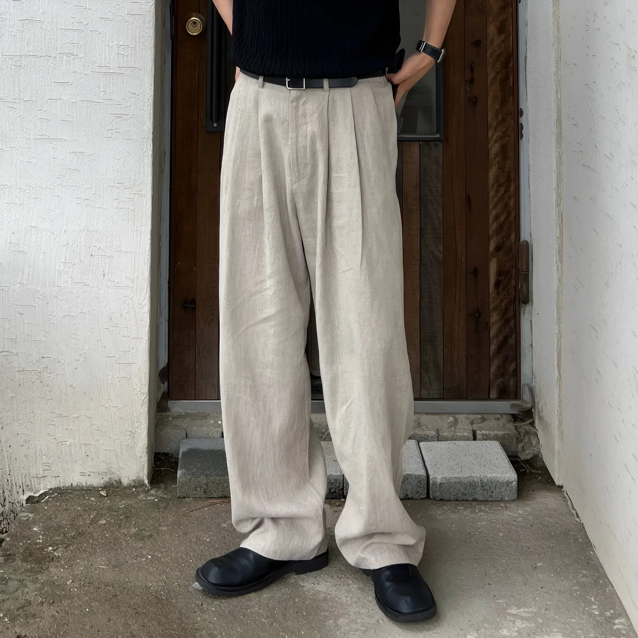 Army green polyester leisure trousers for men with drawstring waist and Japanese-inspired design