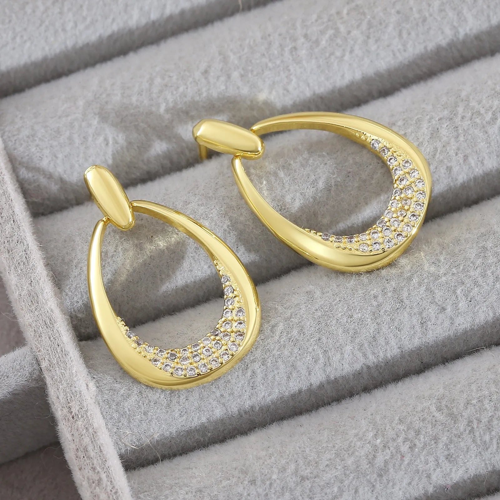 Yellow gold geometric drop earrings for women, showing 2.6x1.7cm size.
