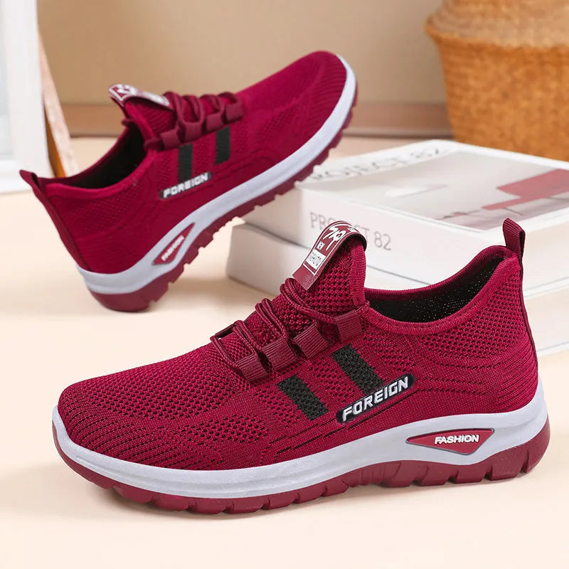Low-top casual shoes with breathable mesh surface in four colour options