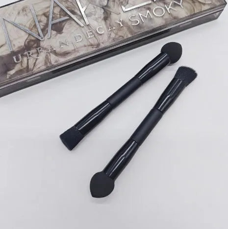 Double-headed miter sponge concealer brush with black wooden handle and artificial fibre bristles