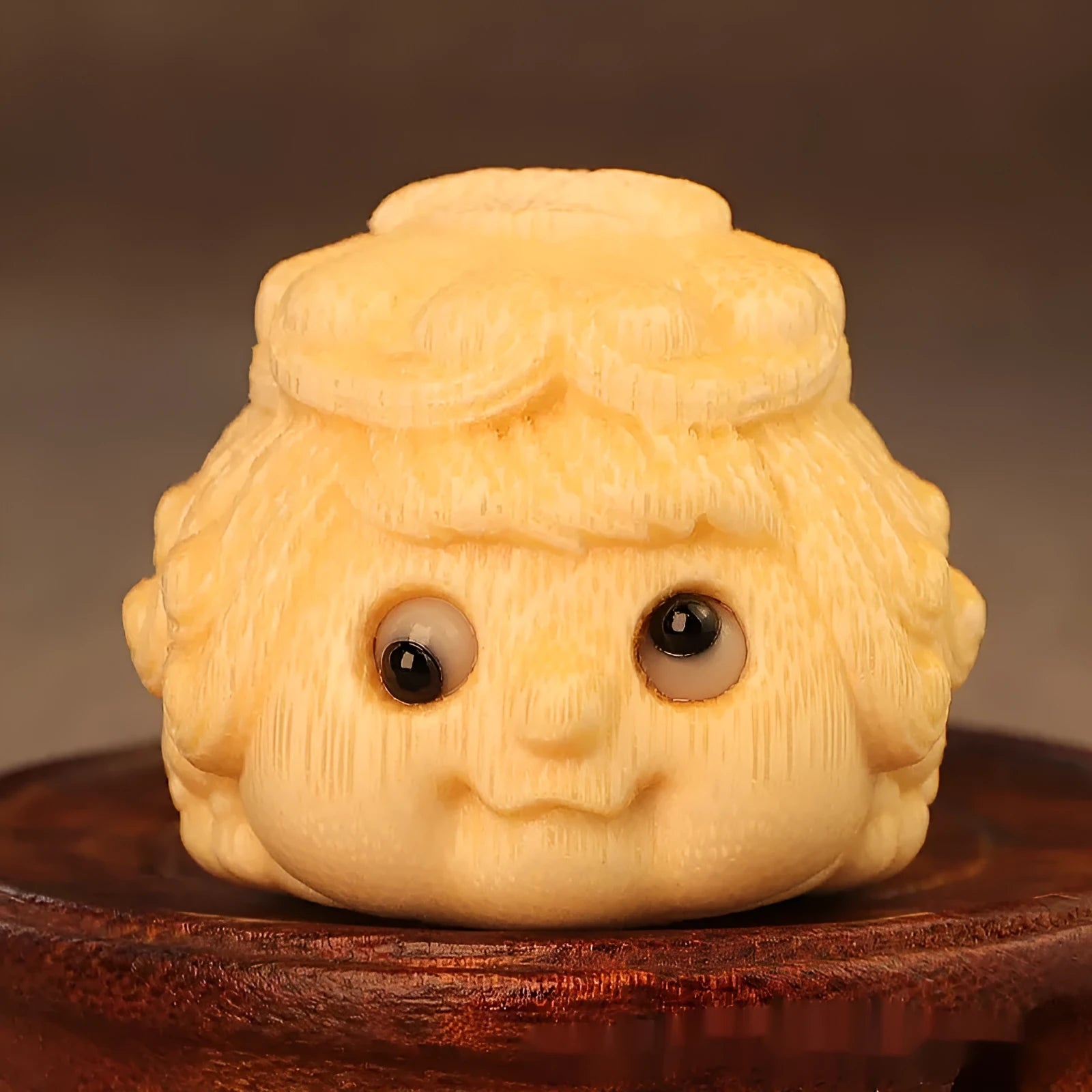 Solid bamboo carved golden toad princess ornament measuring 5cm in cute style