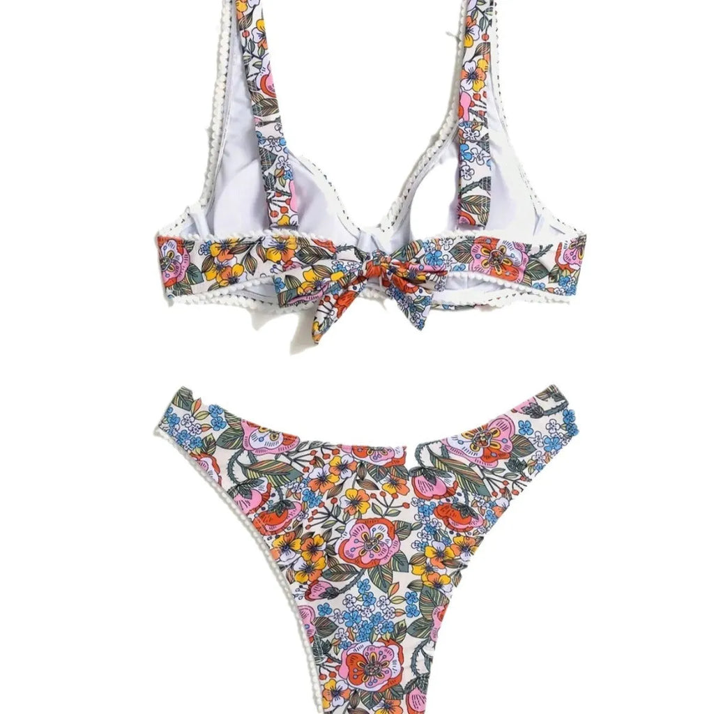 Women's floral print bikini with steel bracket push-up and tied design