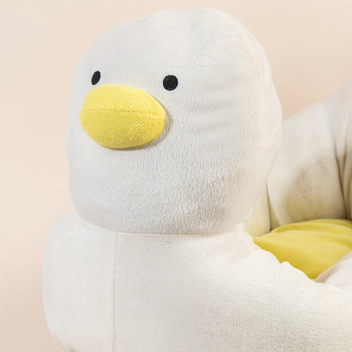 Duck-shaped fluffy pet bed sofa in blue or white colour for small dogs and cats
