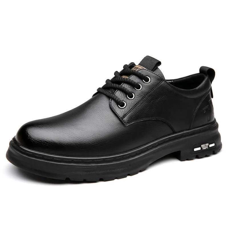 Retro outdoor men's casual shoes in black with round toe design and leather sole