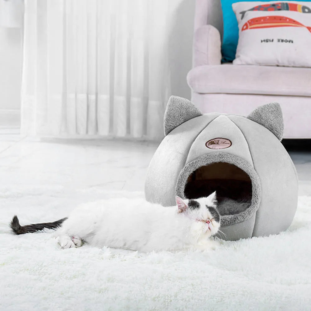 Fully enclosed cat winter house sofa bed in XL size with removable cushion