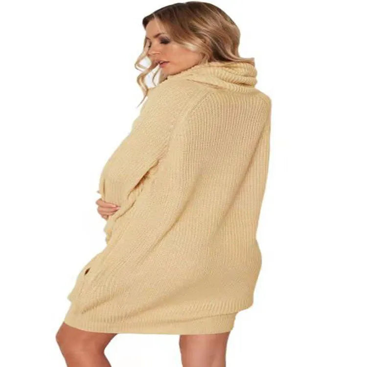 Loose-fit lapel collar sweater in imitation cashmere with side pockets.