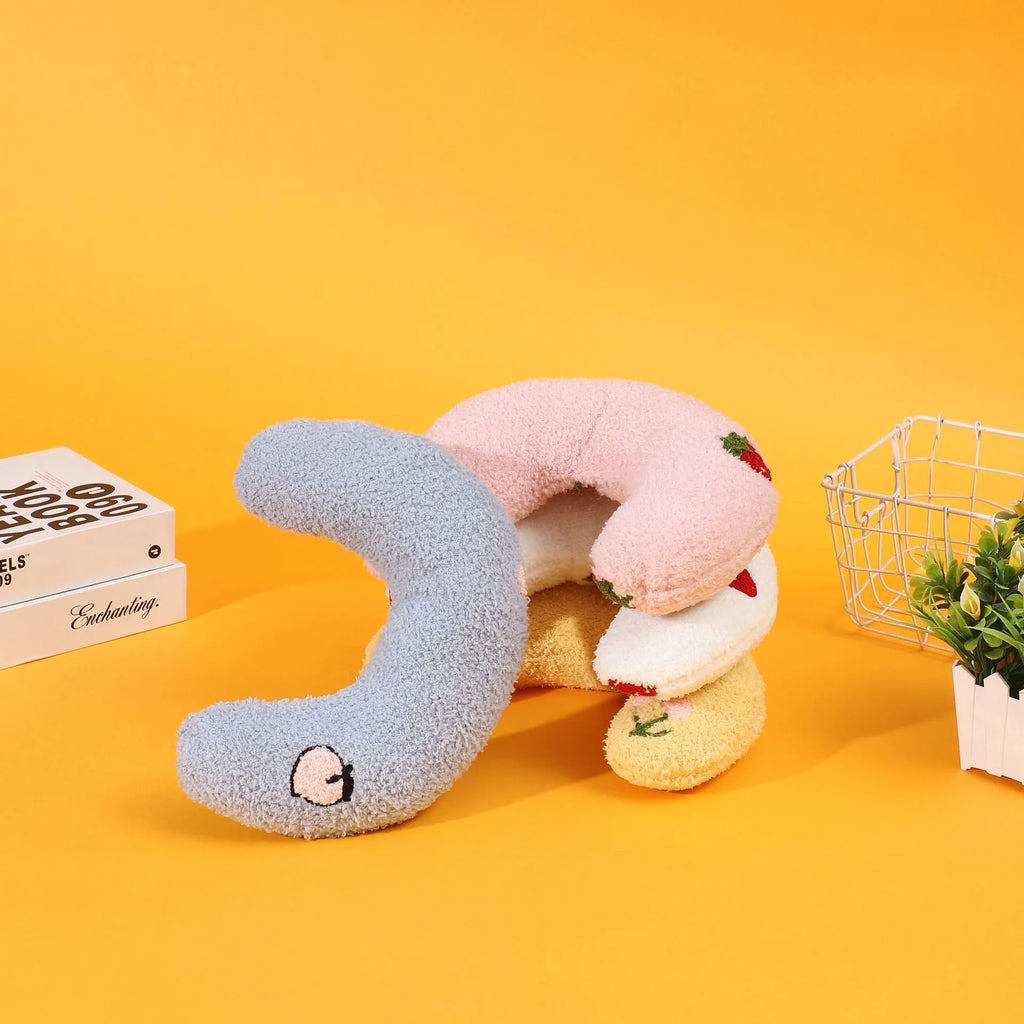 U-shaped half moon pet pillow for cats and dogs in blue, pink, white or yellow colours