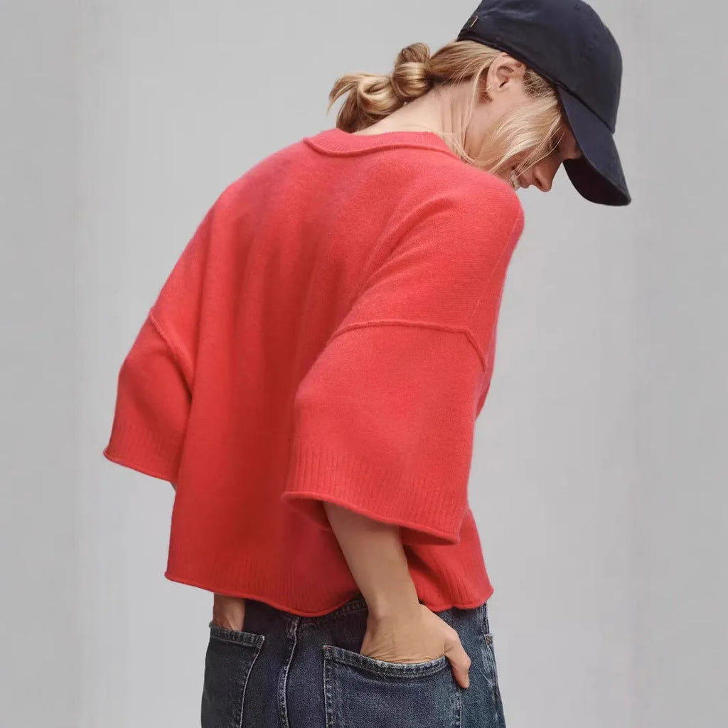Red or white short T-shirt with exposed navel design in viscose fibre fabric