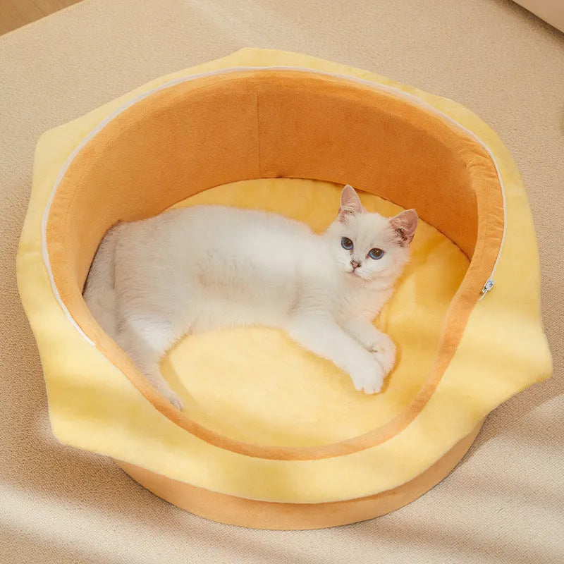 Medium M size universal cat kennel with warm winter design that disassembles for storage