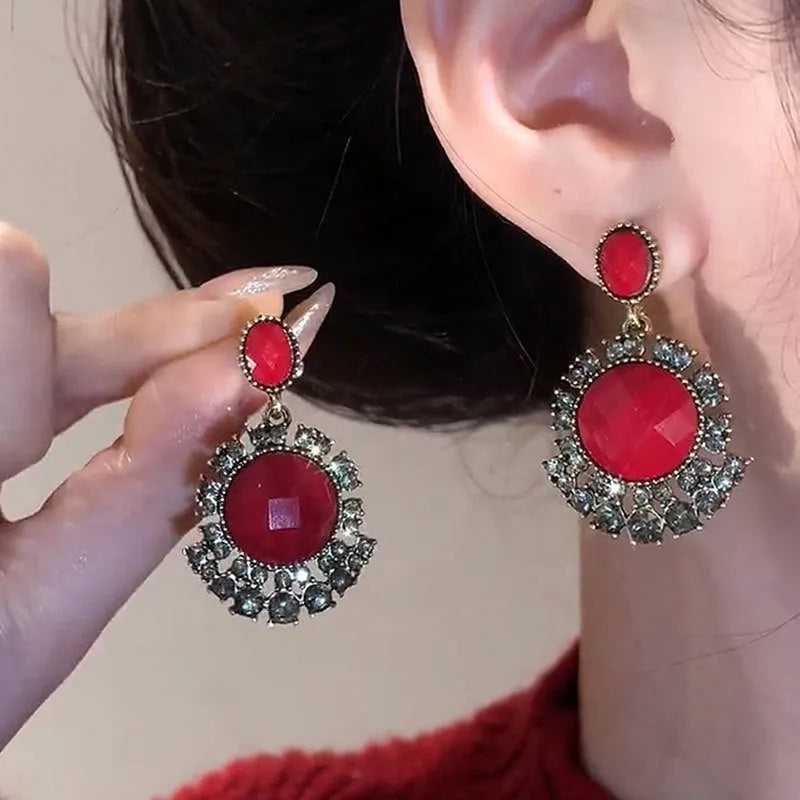 Pair of round retro earrings in electroplated zinc alloy, red colour J-151