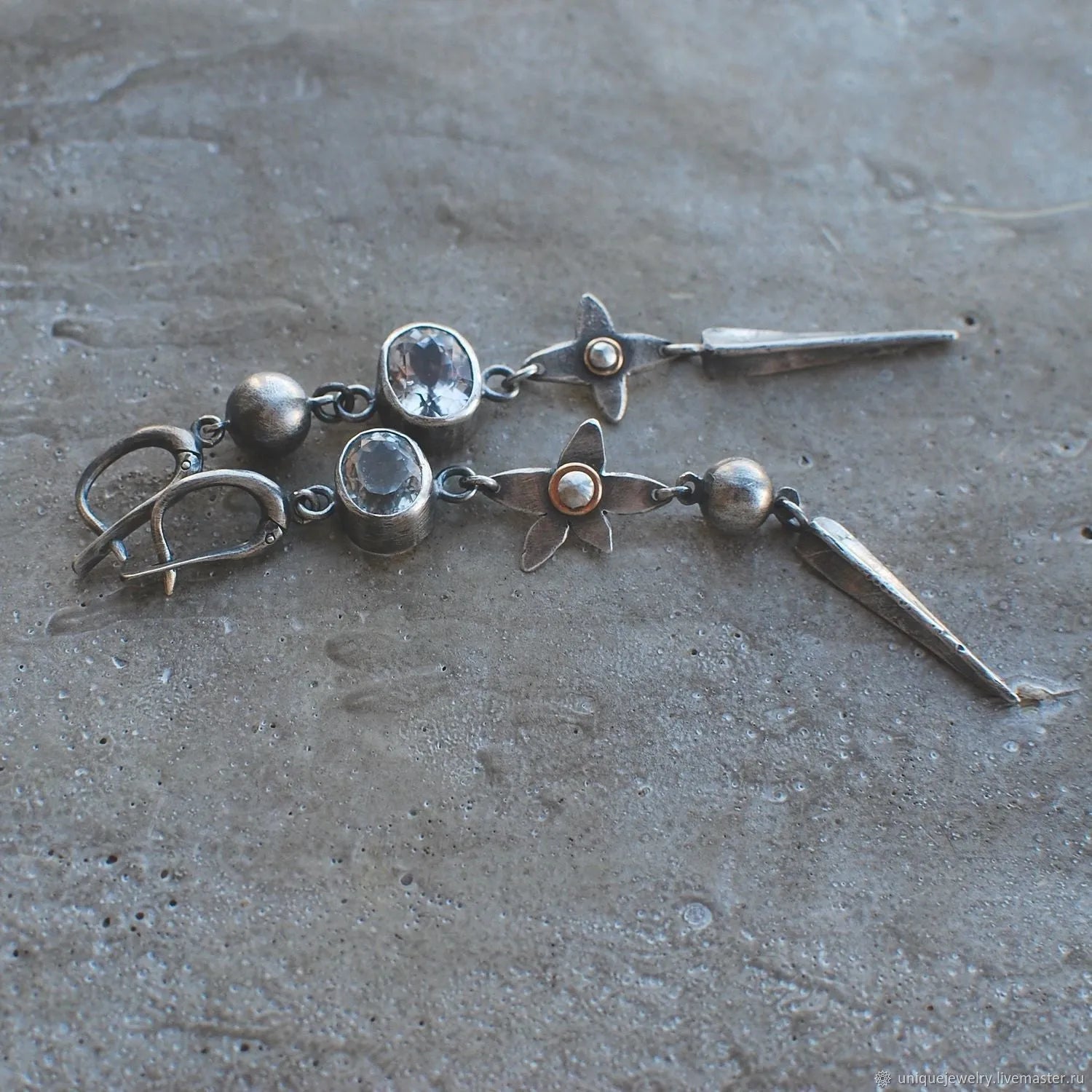 Geometric ancient silver-plated rhinestone pendant earrings with long drop design