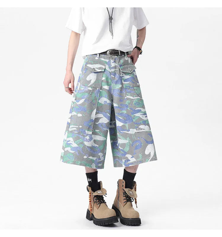 Camouflage print straight-leg cotton cropped trousers with zipper fly closure