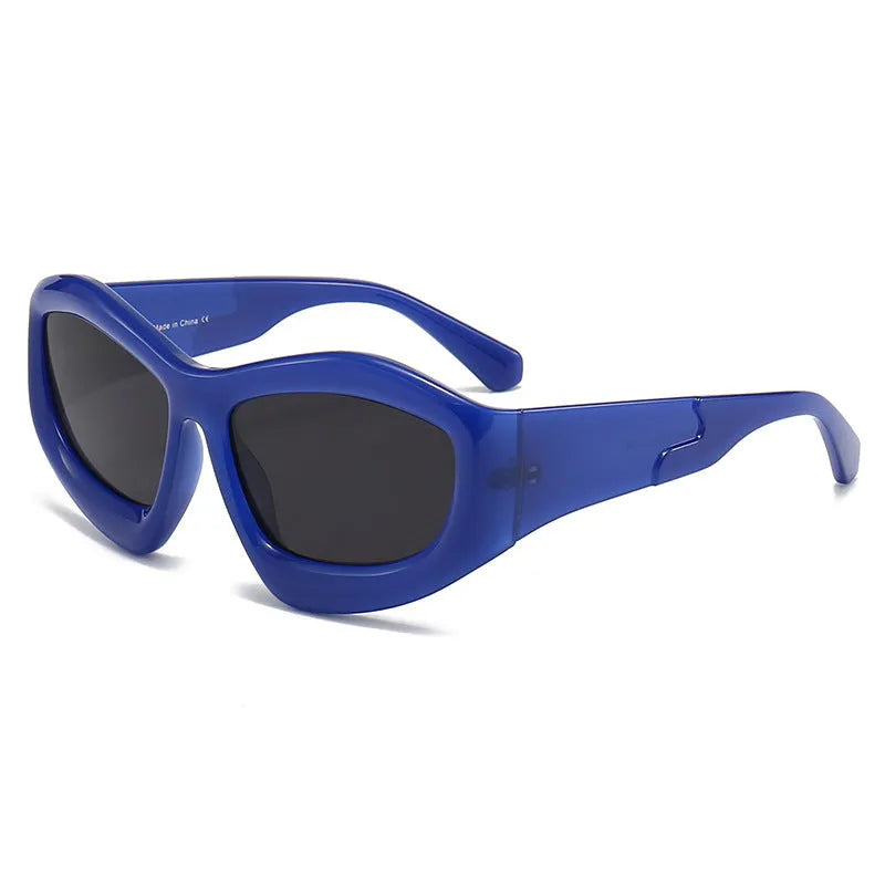 Concave bubble lens sunglasses for outdoor sports on a unisex model.