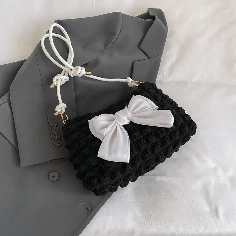 Women's canvas one-shoulder handbag with horizontal square shape in black colour