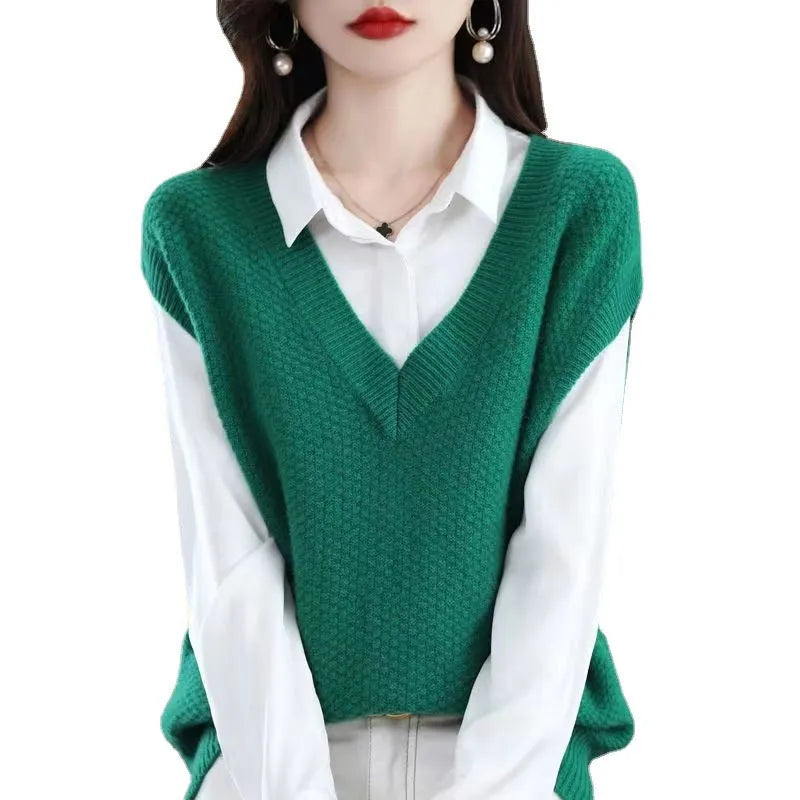 Women's V-neck sleeveless vest with 3D pattern in six colour options