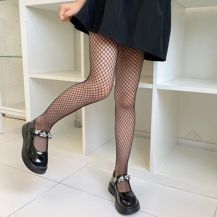 Women's summer mesh stockings in large, medium and small net patterns in black or white colours