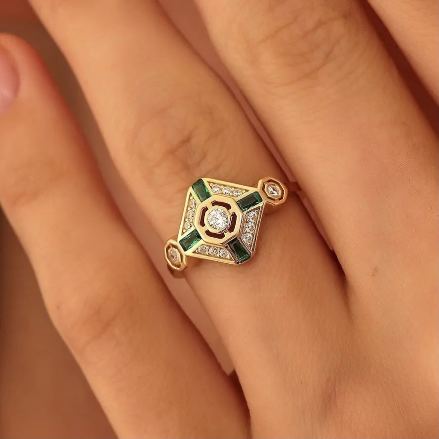Square geometric ins-style ring for women in lvzuan colour with a gemstone centre.