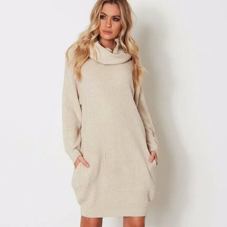 Loose-fit lapel collar sweater in imitation cashmere with side pockets.