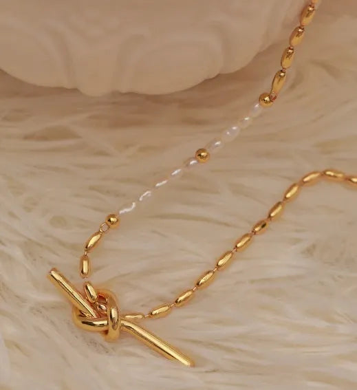 Gold copper natural real pearl necklace with geometric ring and line cold style pendant on woman