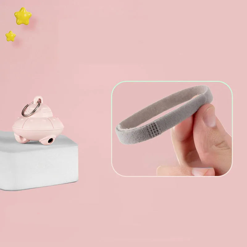 Green automatic cat collar laser toy showing 3×3×2.5cm dimensions with USB charging port