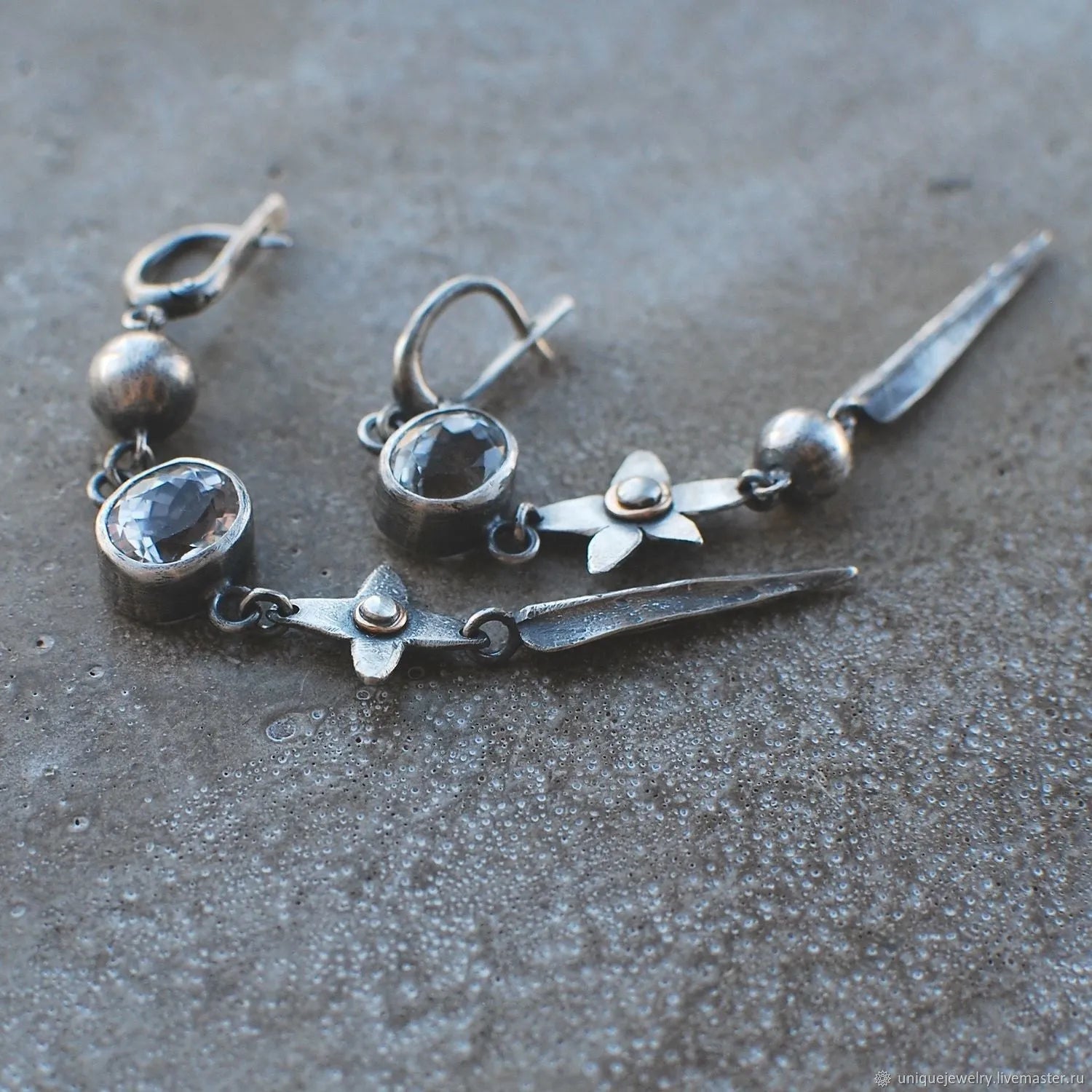 Geometric ancient silver-plated rhinestone pendant earrings with long drop design