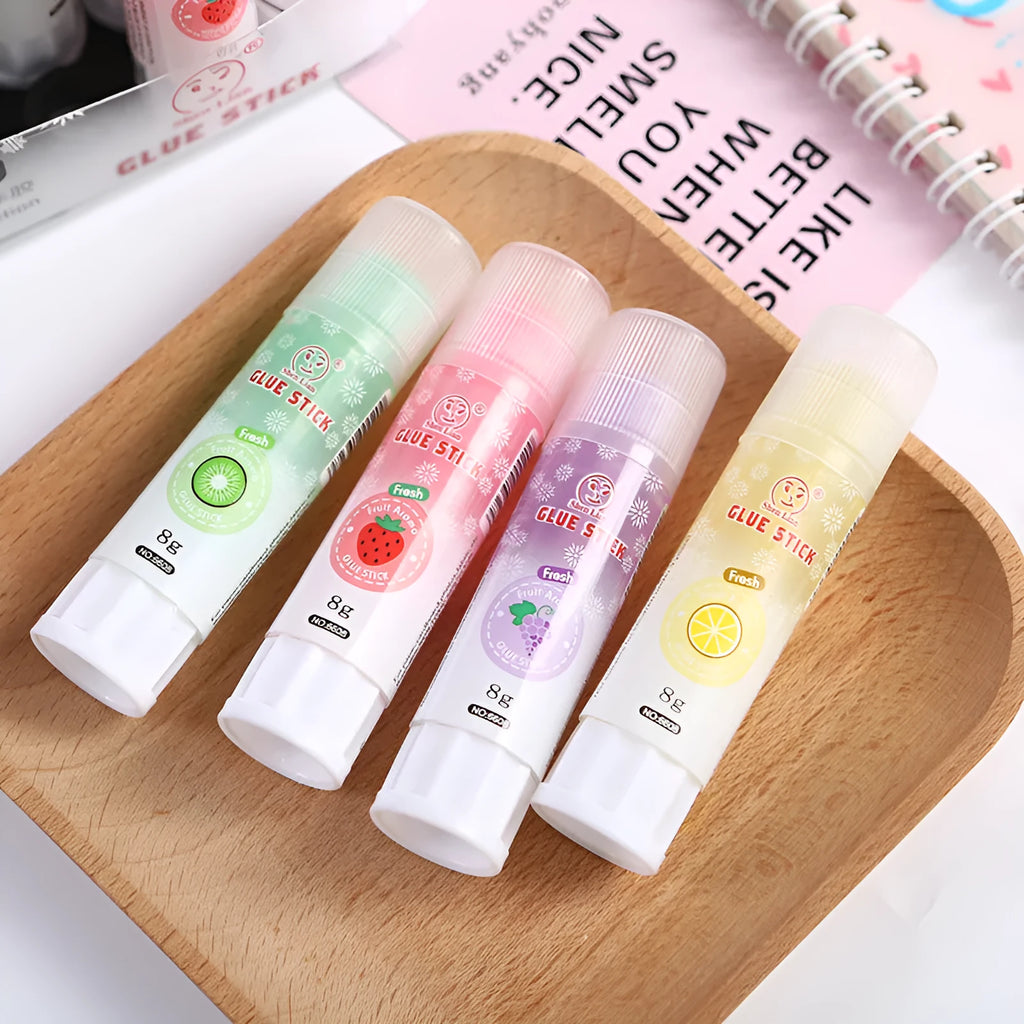 Jelly solid glue with fruit fragrance measuring 8.5cm long in random colours