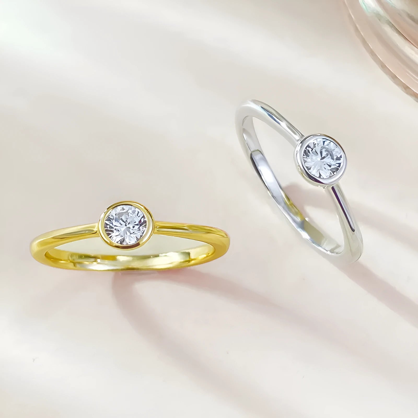 Minimalist sterling silver ring with crown shape and engraved line detail in gold or platinum finish