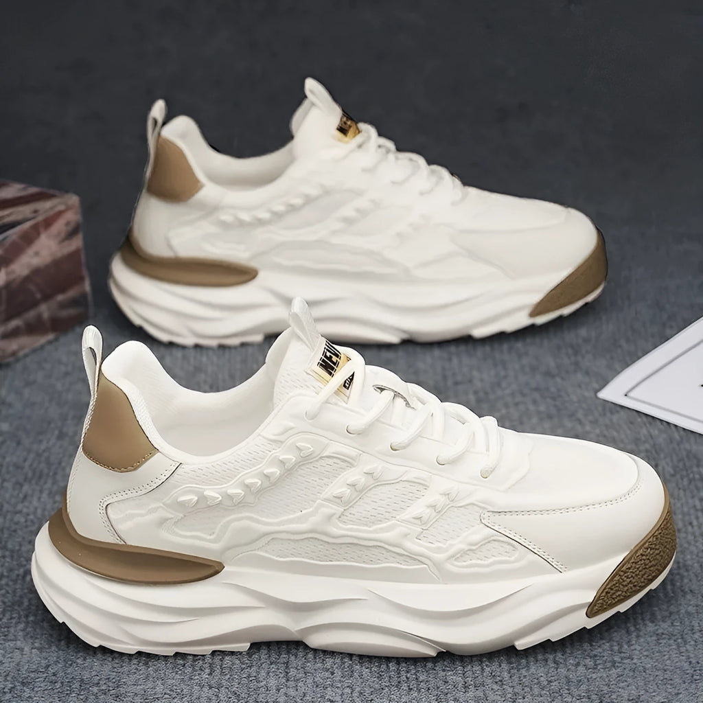Men's solid colour breathable mesh shoes in white or black with round toe
