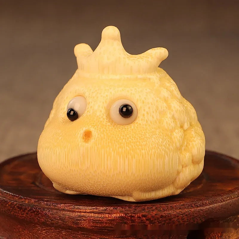 Solid bamboo carving Crown Princess Toad ornament measuring 5.0cm in cute style