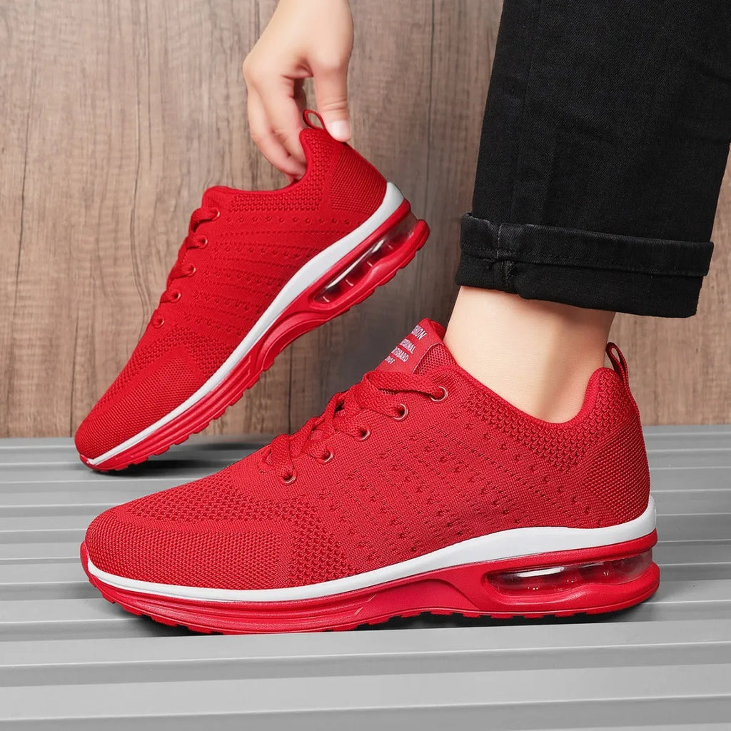 Flyknit mesh running shoes in multiple colours with round toe design and PU soles