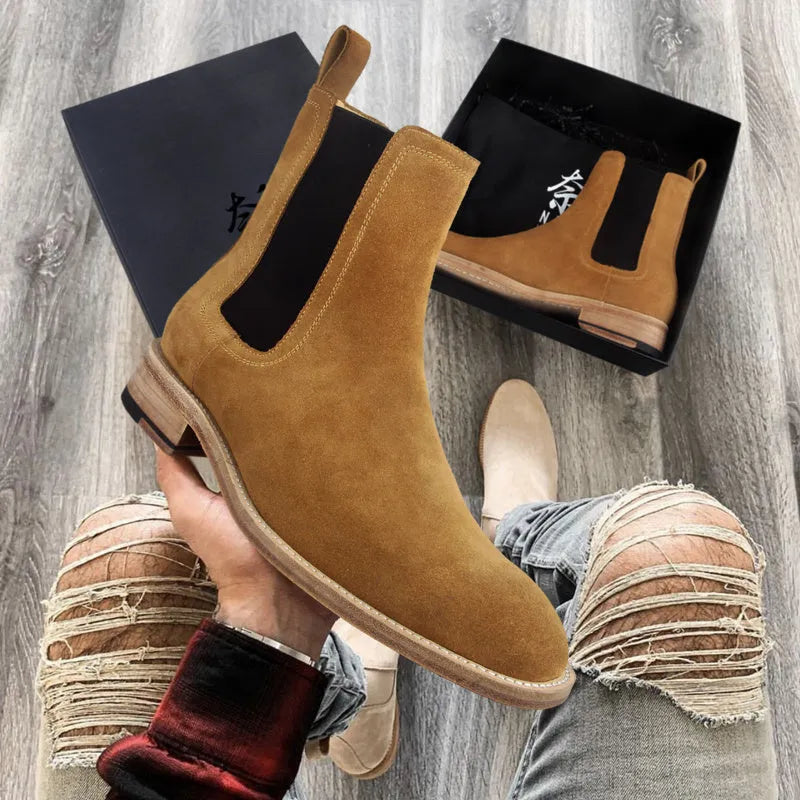 Handmade men's genuine cow suede retro boots with round toe and medium tube height